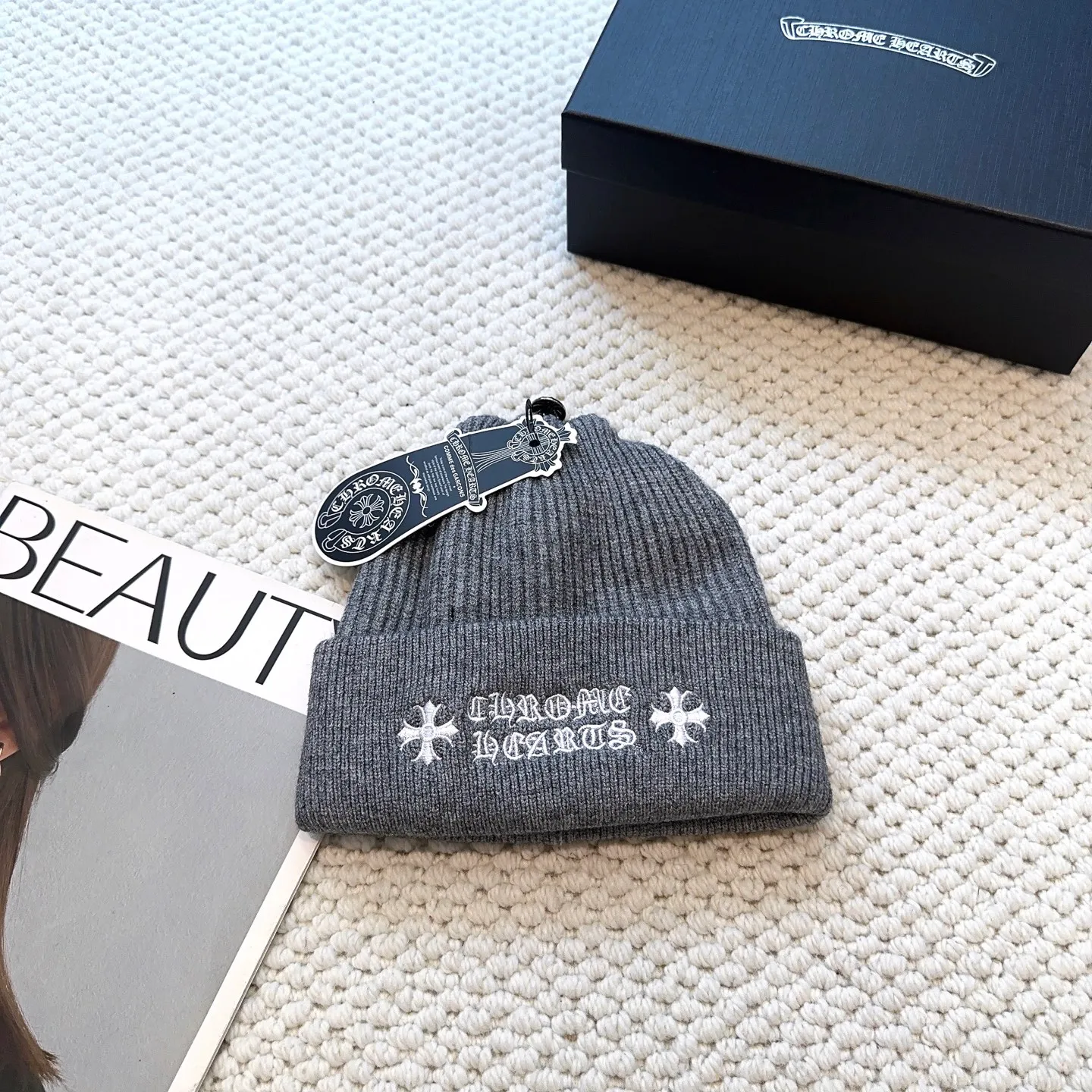 P50 🤍Chrome hearts new autumn and winter cross embroidered letter knitted hat🧶 One of the must-have hats in autumn and winter~ It really looks good on whoever wears it~, it is also a perfect match in black and white and gray in autumn~